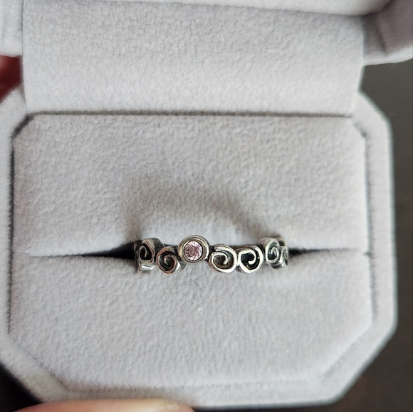 Elegant Silver Swirl Ring with Crystal Accent - Picture 5 of 5